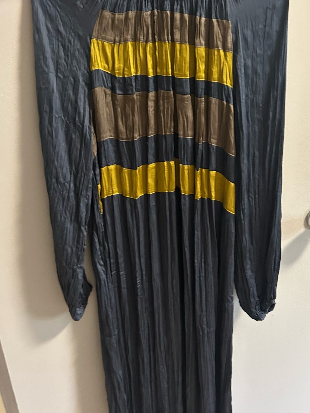 Current Air Satin Crinkle Colorblock Midi Dress Belted Navy Gold LG